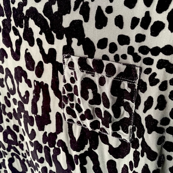 Forever21 Leopard Print Velvet Top Green - Picture 5 of 5